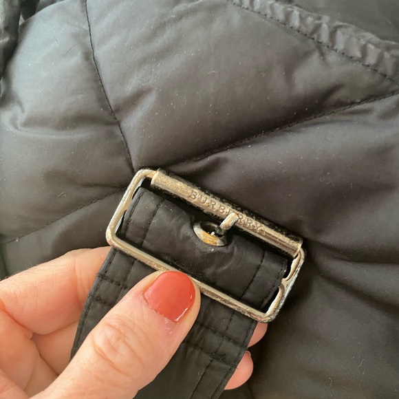 Burberry Women’s Black Quilted Puffer Jacket Size Small - Picture 10 of 11